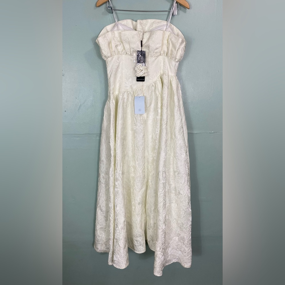 Elliatt Caspian Strapless‎ Gown Maxi Bridal Ivory Floral Ruffle Large Jacquard - Picture 10 of 16